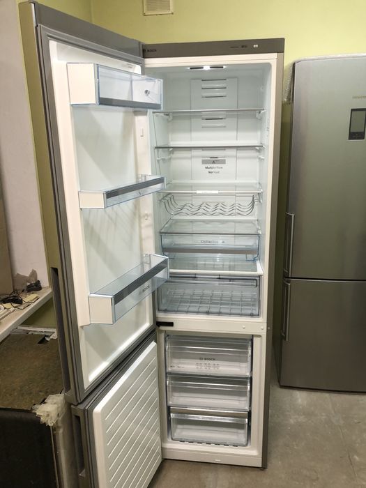 Холодильник Bosch KGN39XI41