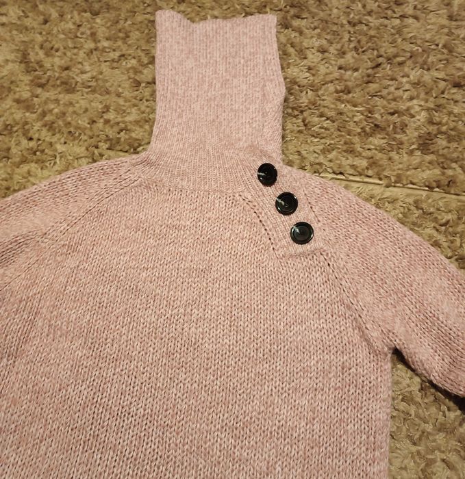 Ciepły gruby szeroki sweter sweterek z dzianiny z odwijanym golfem