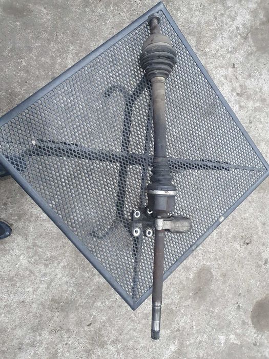 Półoś prawa przegub podpora Peugeot 308 T7 1.6 16v benzyna VVTI 120km