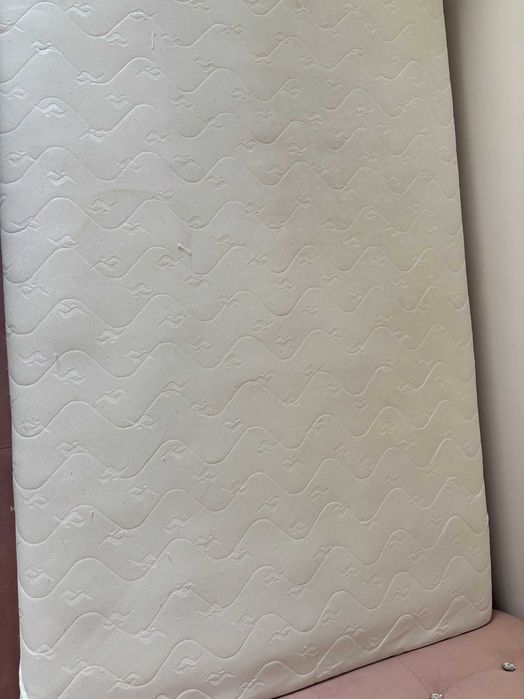 Łóżko tapicerowane