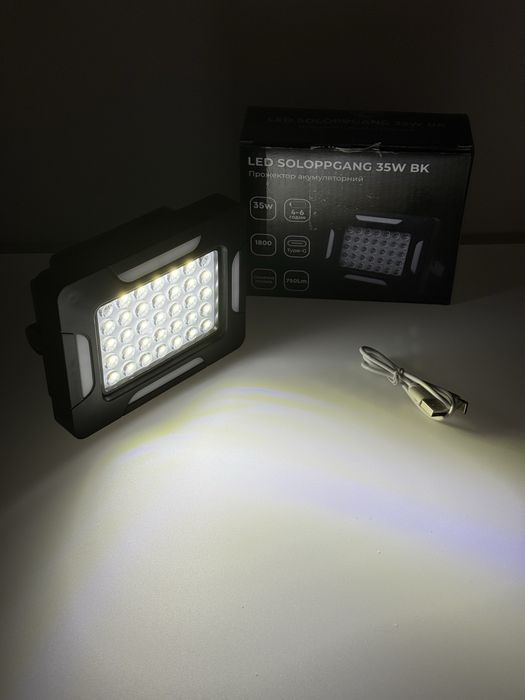 LED прожектор / ліхтар/ світильник акамуляторний 35W з сонячною панелю