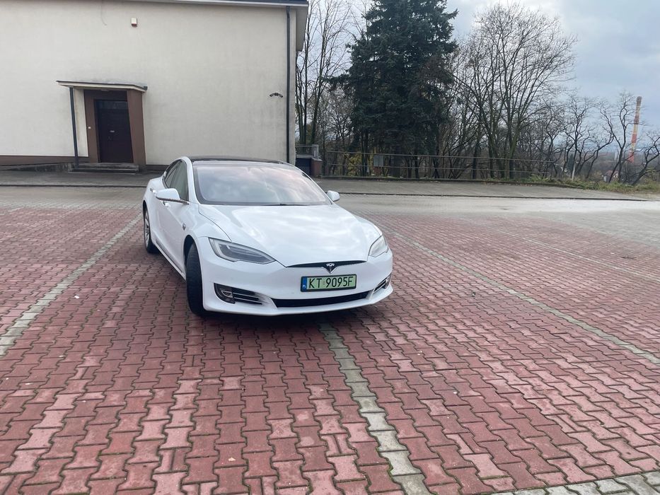 Tesla Model S Skóra led