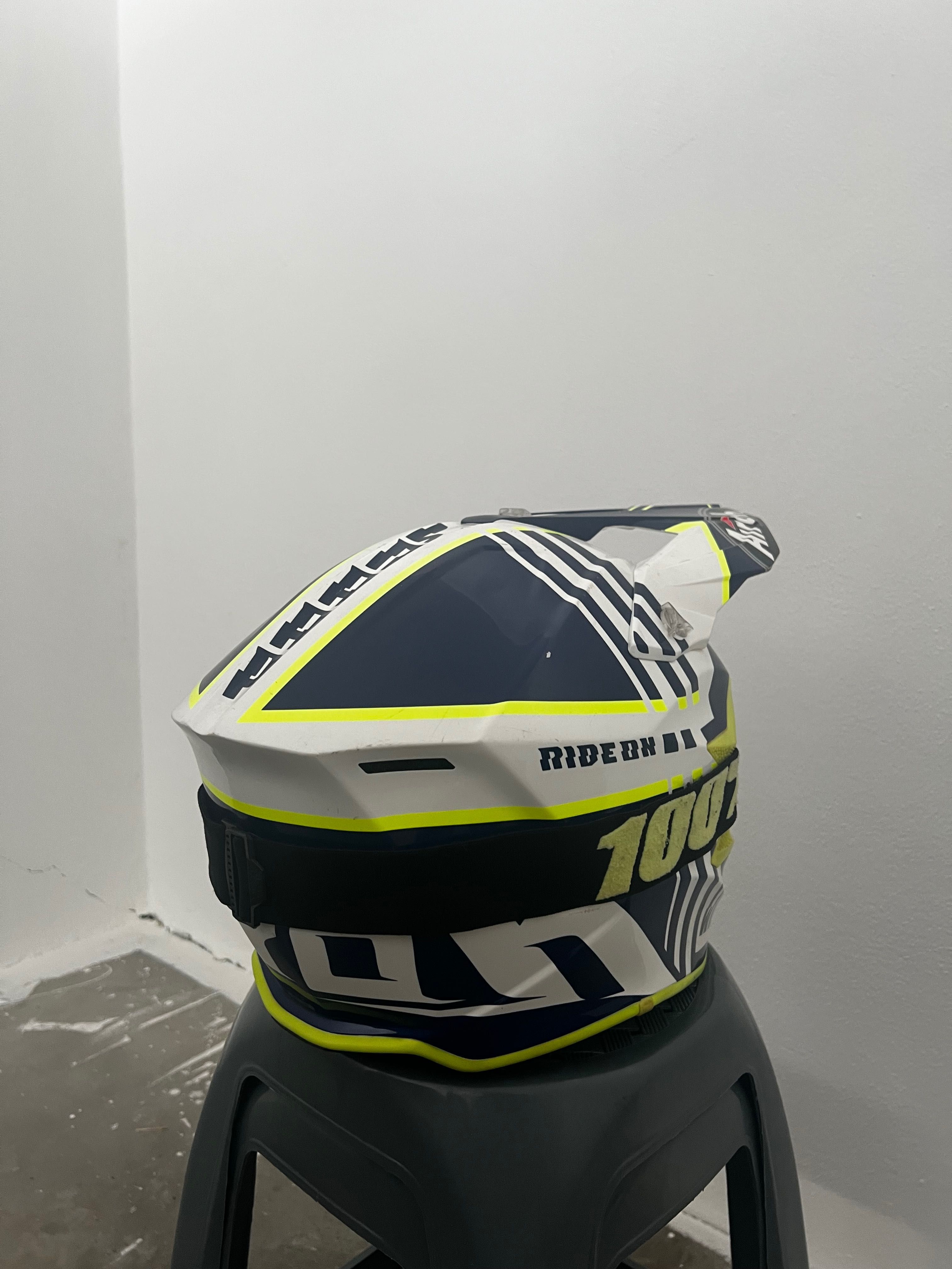 Capacete AIROH WRAP XL + óculos 100%