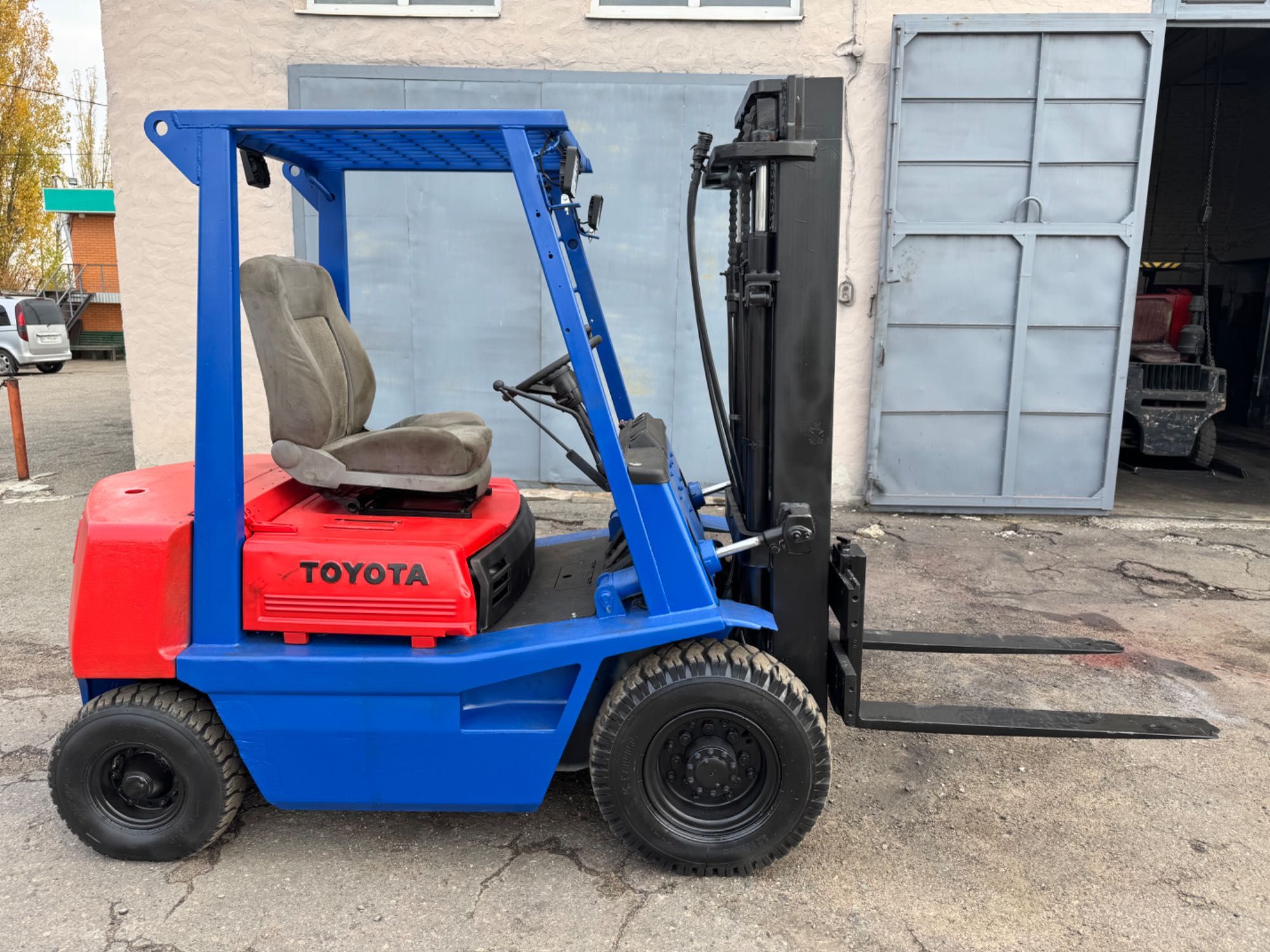 Погрузчик Toyota 2J