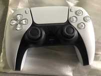 Kontroler Dualsens do PlayStation 5.