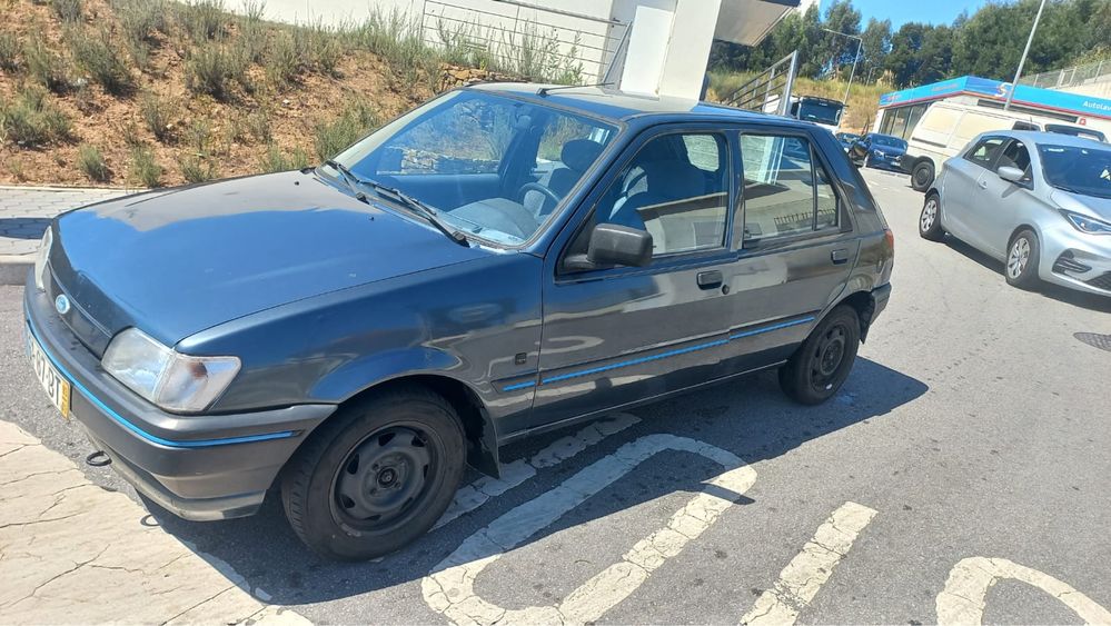 Ford fiesta 1.1.  Como novo