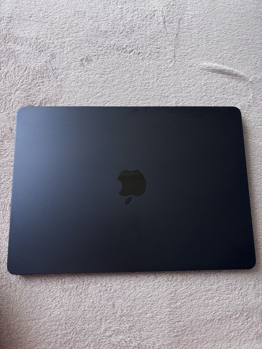 Macbook air m2 16GB 13.6”