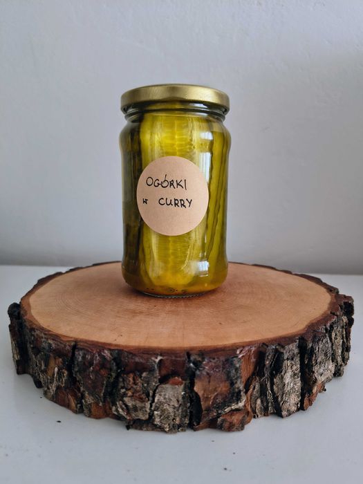 Zestaw przetwory na imprezę: ogórki kiszone i smalczyk