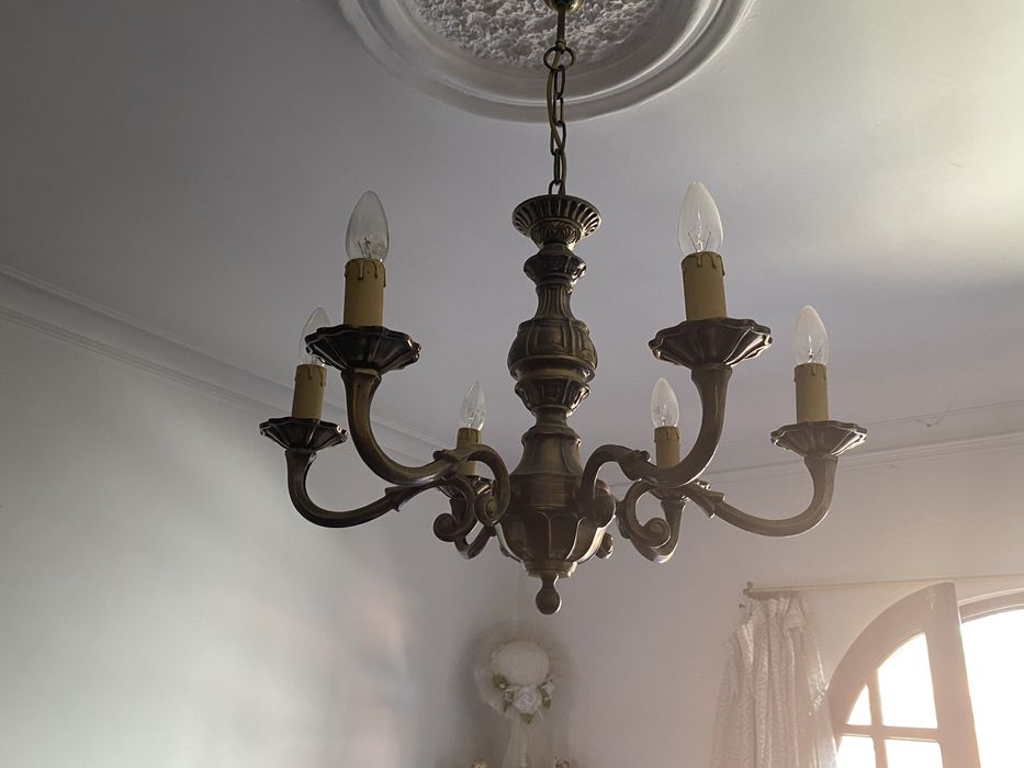 Dois Candeeiros Em Metal Com 6 Lâmpadas