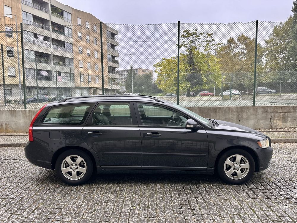 Volvo V50 1.6d 2010 com GPS impecável