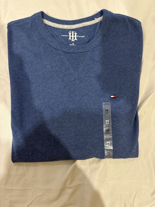 Blusa manga cumprida TOMMY cada uma 45€