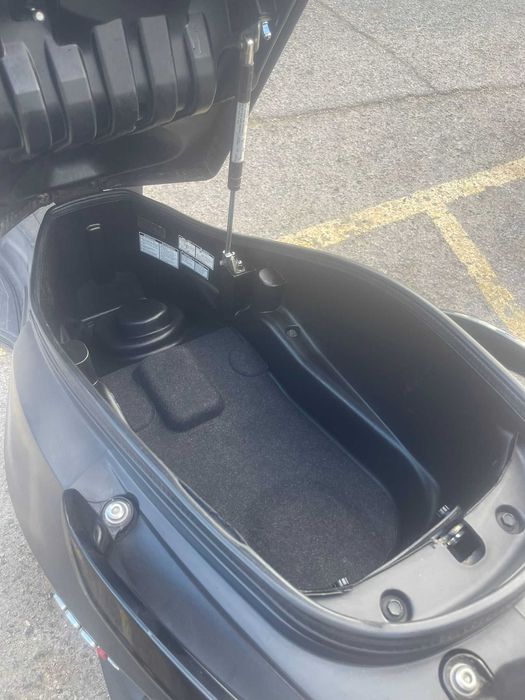 SYM GTS 300i - Scooter 300cc em excelente estado