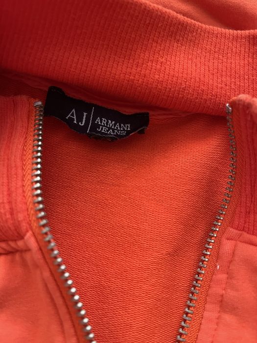 Продам яркий костюм Armani! Оригинал! Недорого!