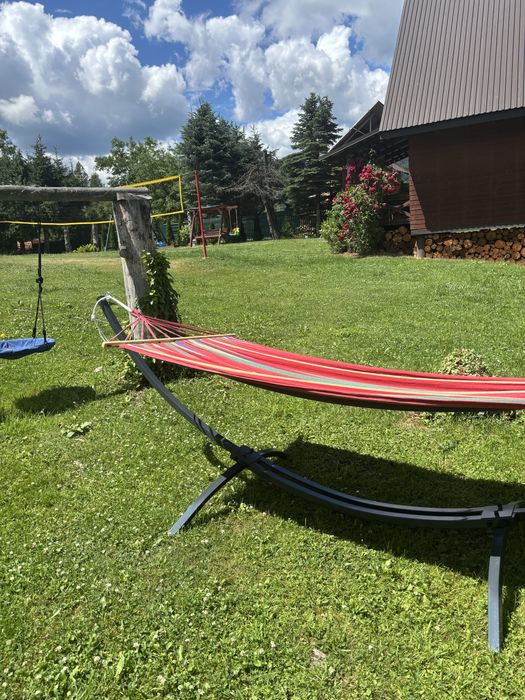 Sam na ogrodzonym terenie piec kaflowy domek chatka Jaśka