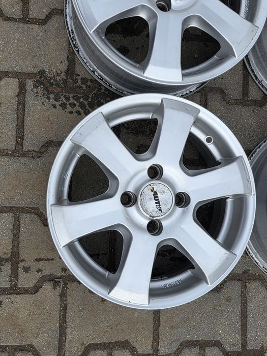 Felgi aluminiowe 4x100 14 cali Autec ładny stan