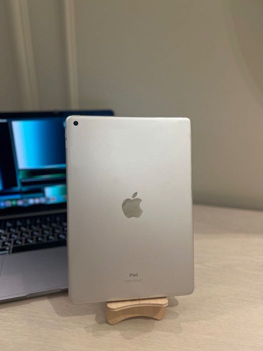 планшет iPad 9 покоління 2021 року  64gb Silver 10.2 з гарантією