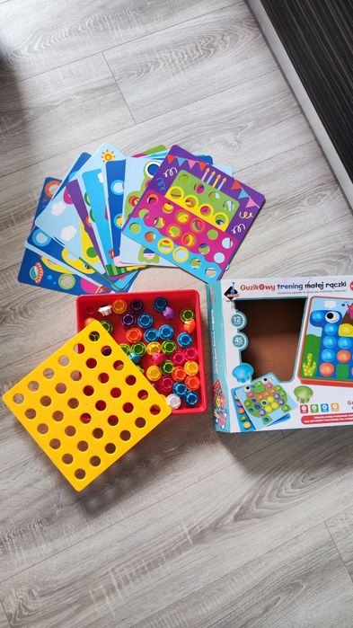 Guzikowy trening małej rączki gra Askato