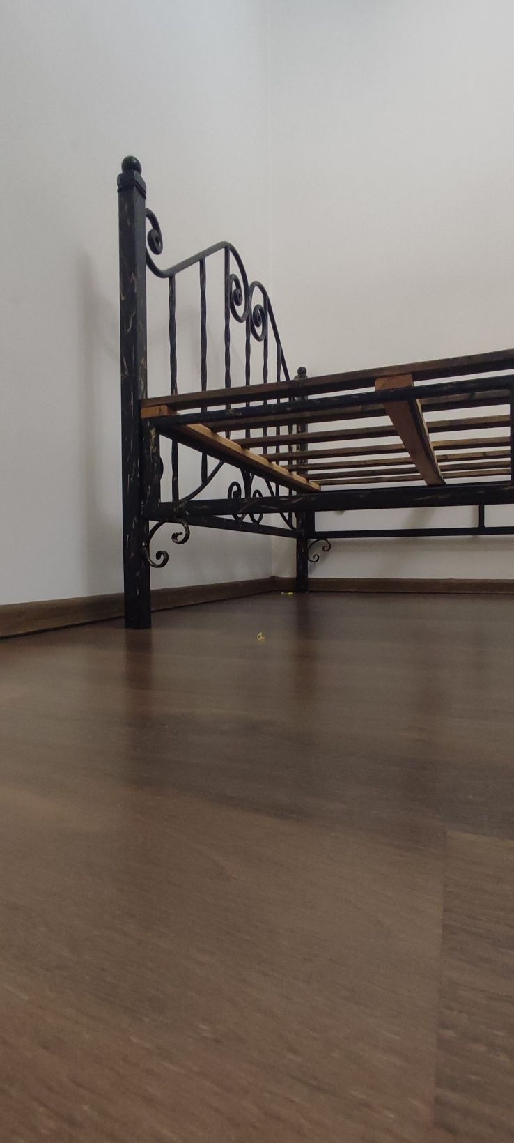 Łóżko kute ozdobne