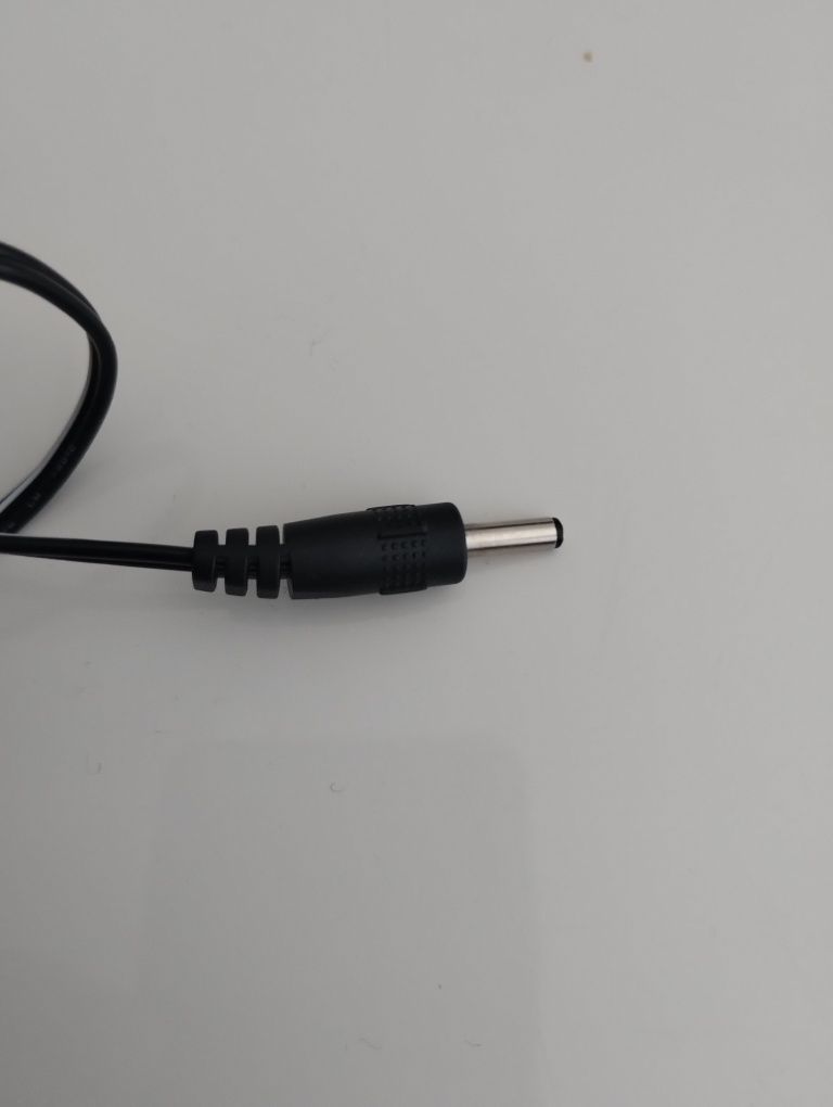 Zasilacz Sino american. Input: 100-230V, 50-60Hz 0.3A. Output: 12V.