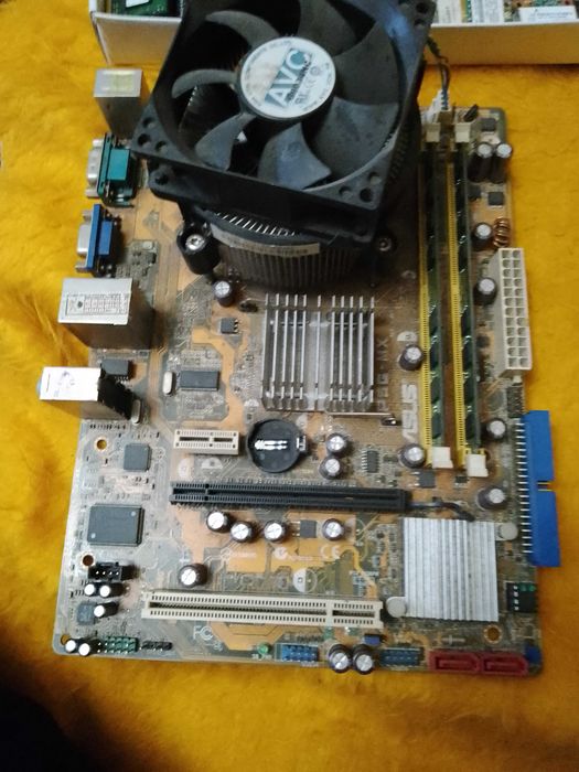 Продаются новбук   на запчастини