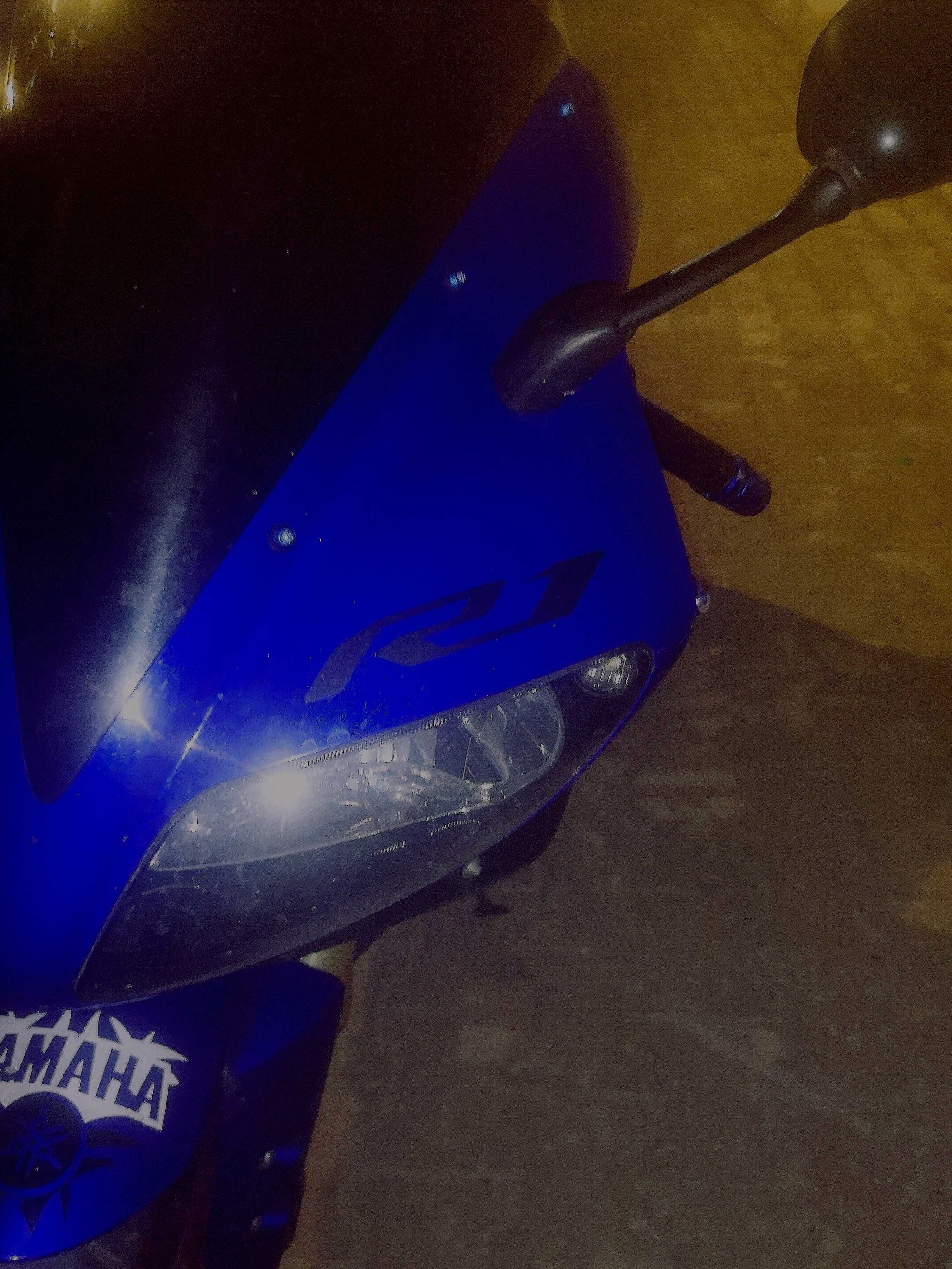 Yamaha R1 do ano de 2002