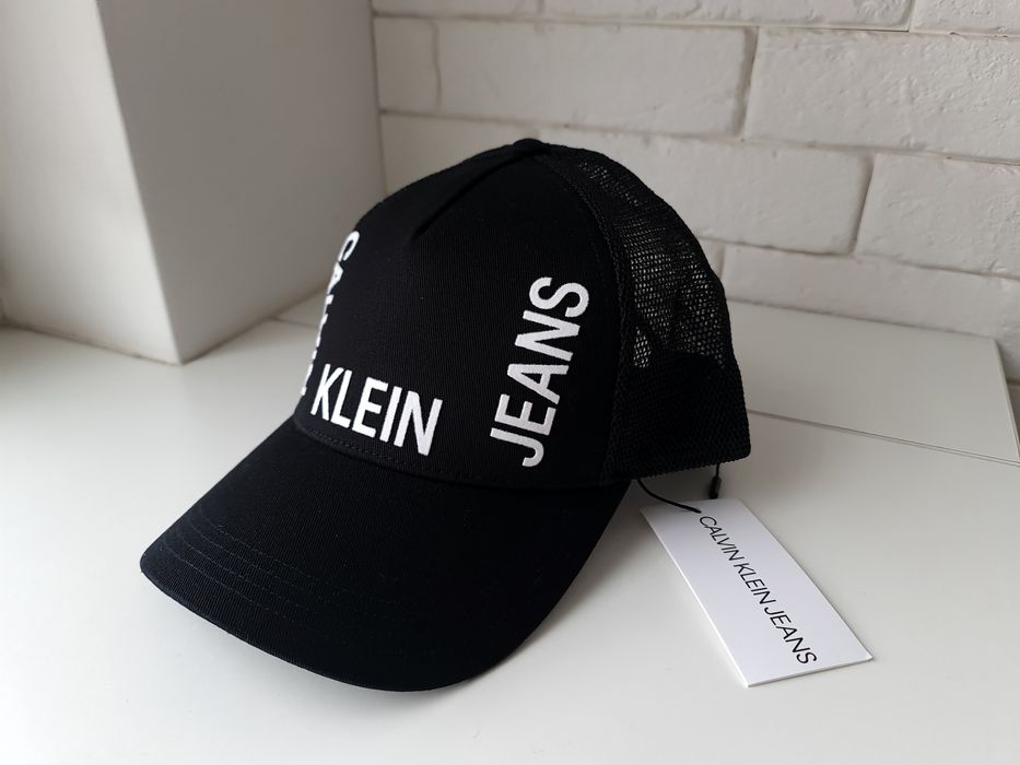 NOWA Czapka z daszkiem Calvin Klein