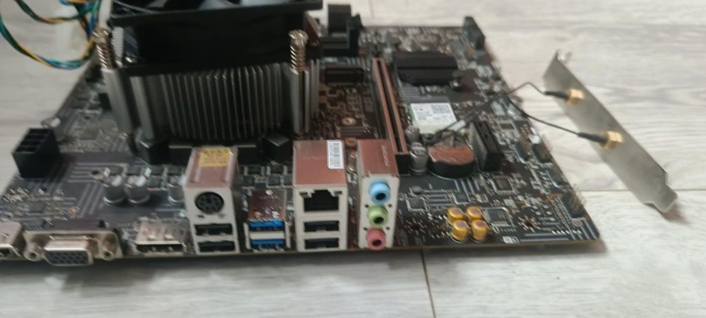 Intel i5-11400F + MSI H510M-A PRO + Wi-Fi/Bluetooth – LGA1200