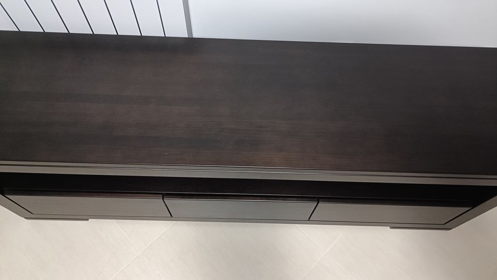 Móvel TV da Sofatinni em madeira maciça wengué