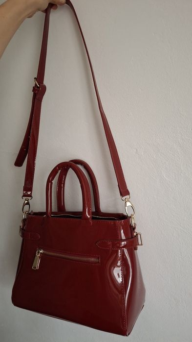 Стильна сумка темно-червоного кольору