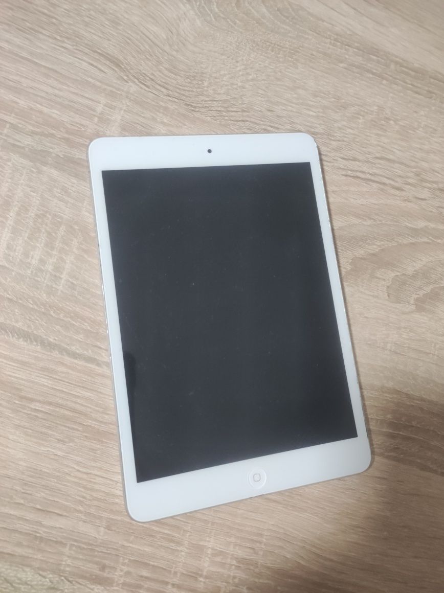 Інтернет планшет Apple ipad A1432 wifi 16 gb