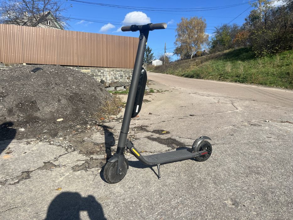 Електросамокат ninebot es