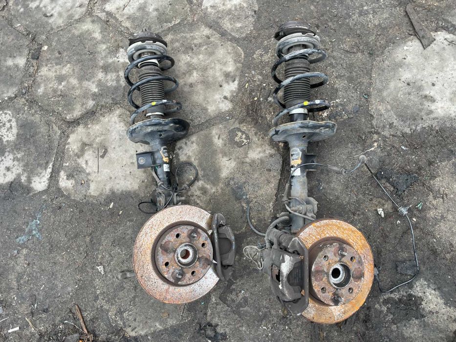 Ford Ka II / Fiat 500 1.2b mcpherson amortyzator zwrotnica lewa