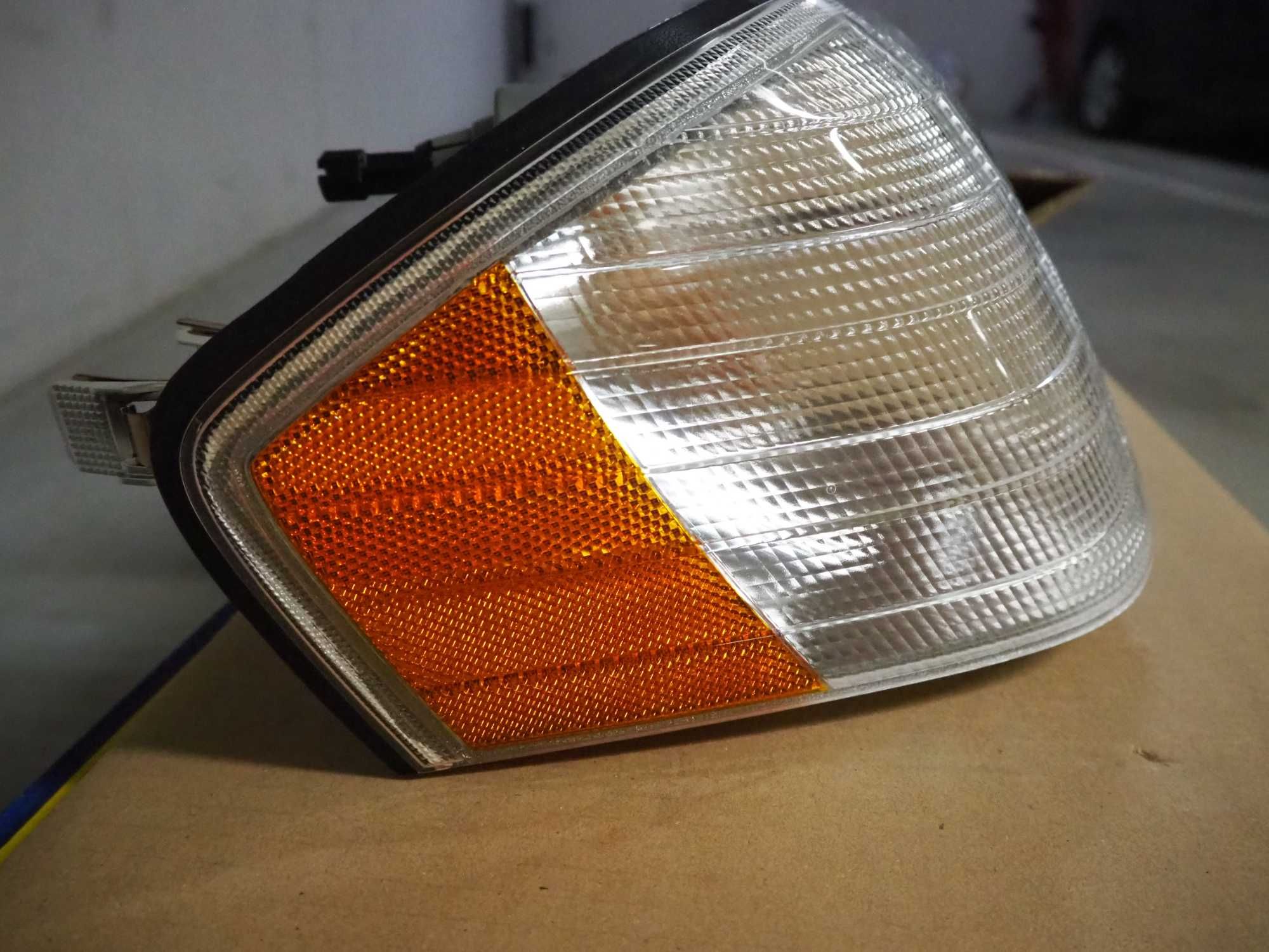 Reflektory lampy R129 SL nowe