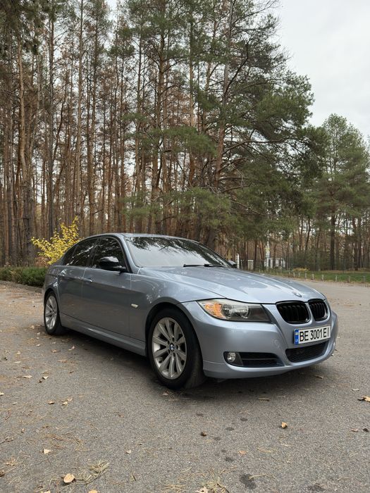 Продам BMW e90 рестайлинг 328i 3л бензин 2010 год