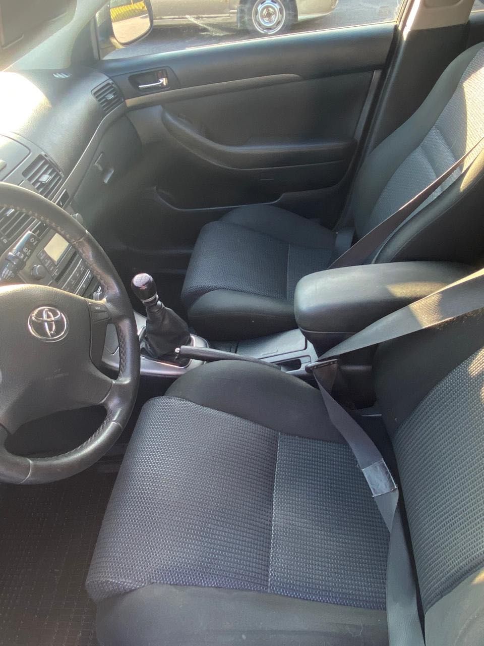 TOYOTA AVENSIS 2007 4*4 Official