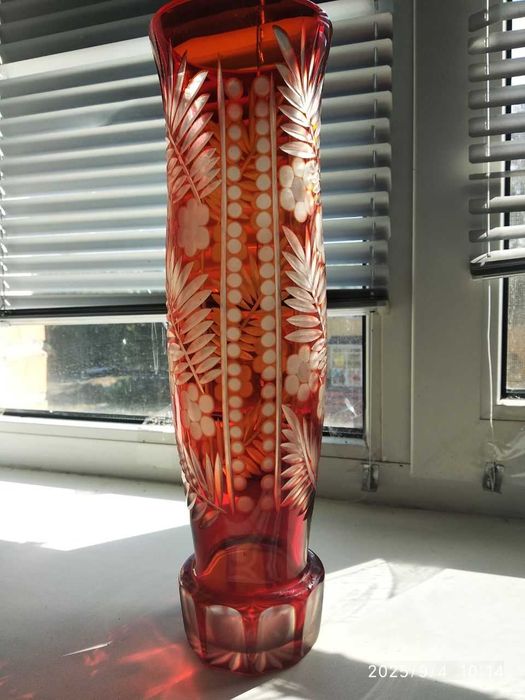 Ваза для цветов рубиновое стекло