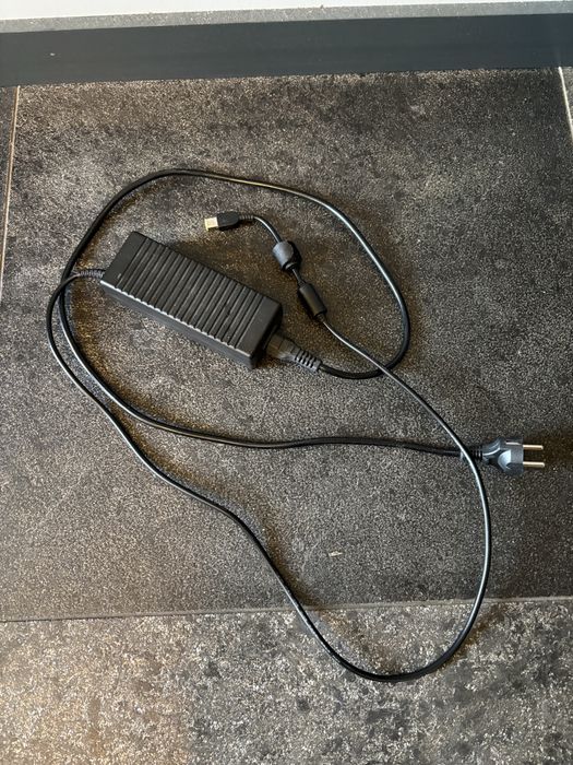 Ładowarka do Lenovo 20v 6.75a 135W Slim Tip + kabel
