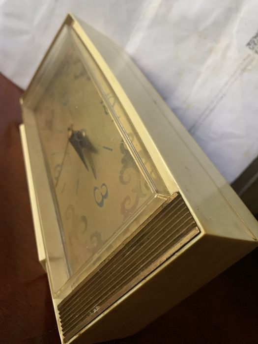 Часы мех. «Слава» часы кварц «Севани» под ремонт