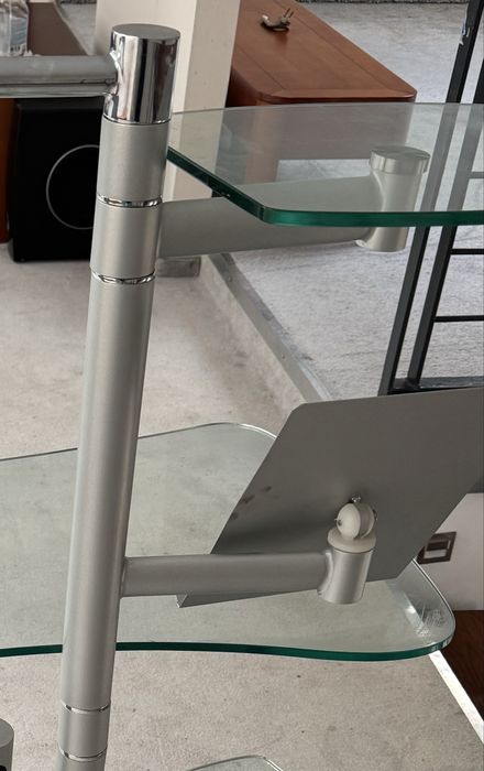 Biurko komputerowe, szklany stolik