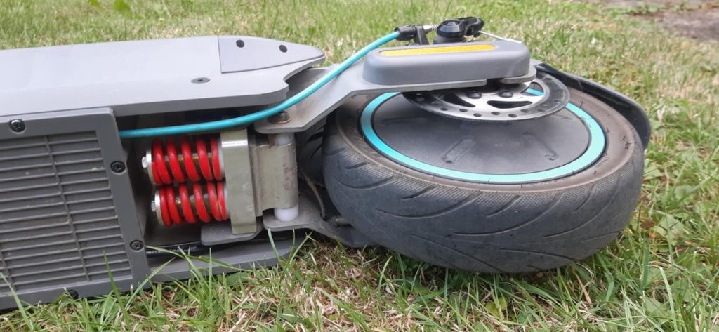 Hulajnoga elektryczna Motus Scooty 10 PLUS 2022