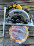 Пила дисковая DeWalt DCS570N акумуляторна циркулярка