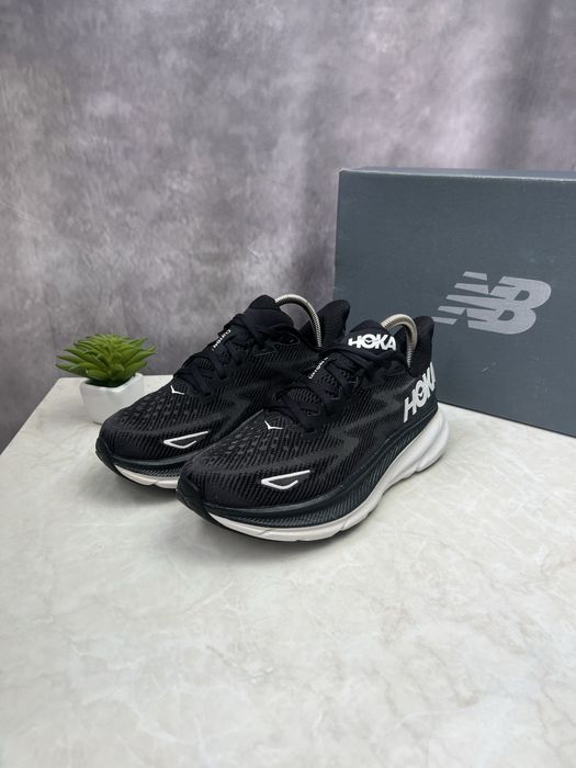 Кроссовки Hoka Clifton 9 Розміра 40 і 40.5 Original Взуття