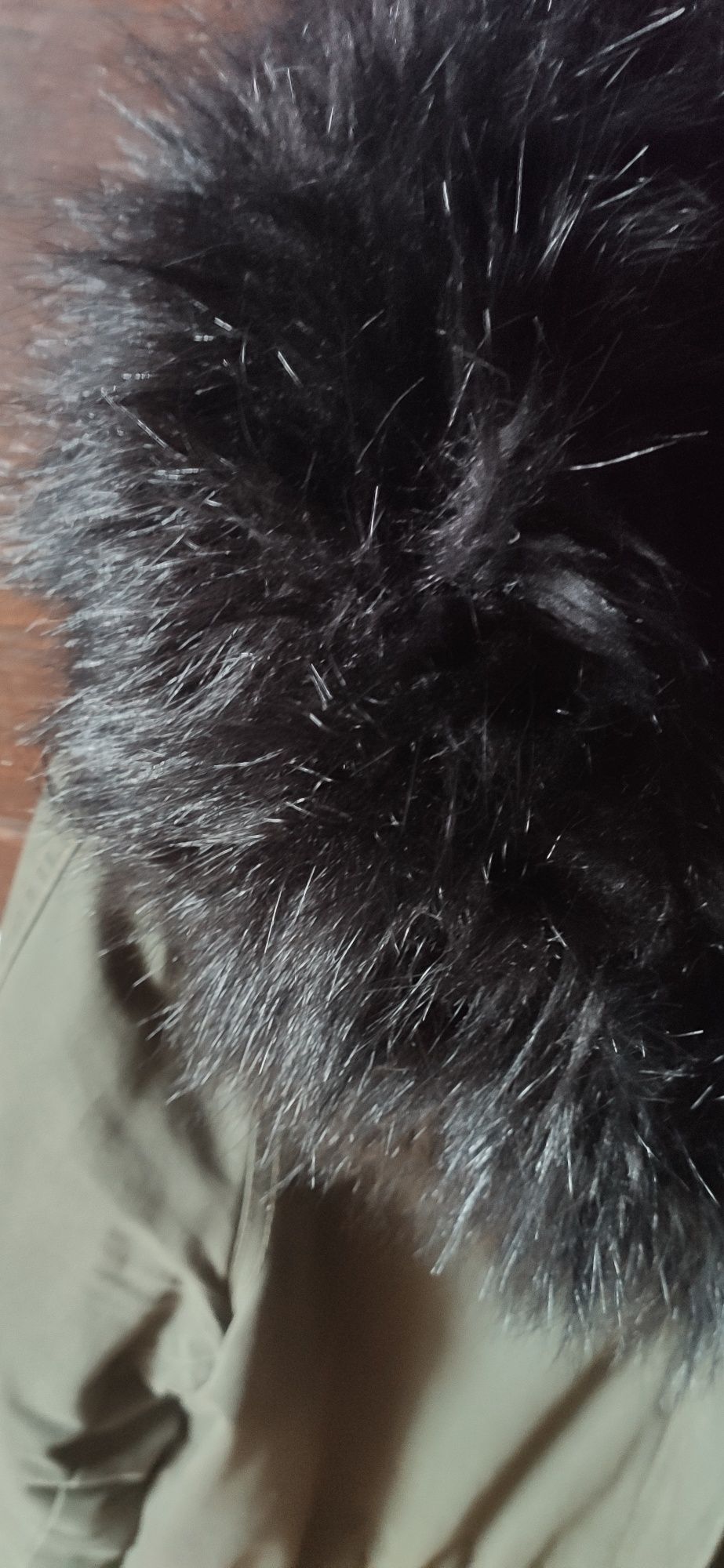 Gruba zimowa czarne futro kaptur khaki M/L