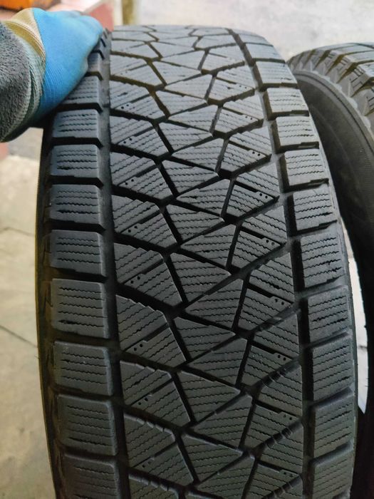 2шт. R17 225 65 шини зимові Bridgestone Blizzak DM-V2 японські липучки