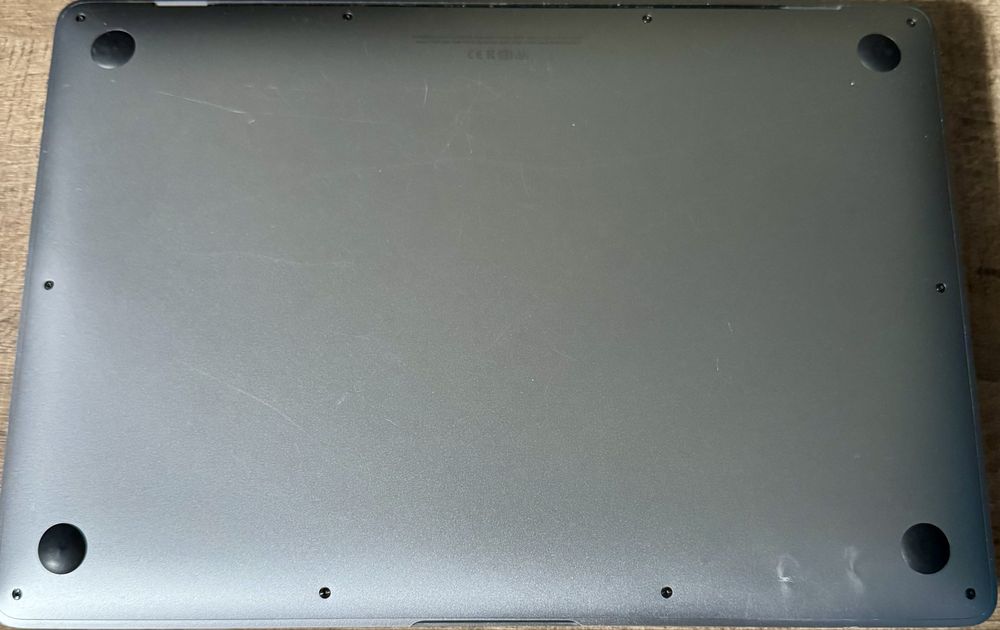 Macbook Air M1 8/256. Чудовий стан.