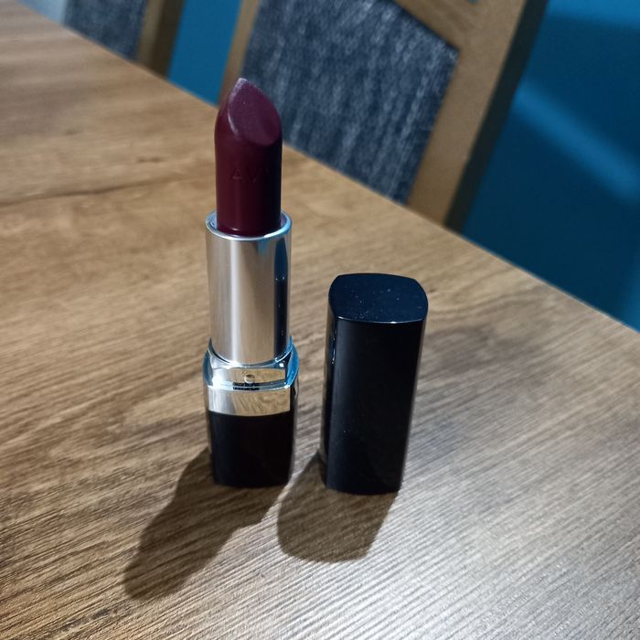 Avon szminka Oxford Wine