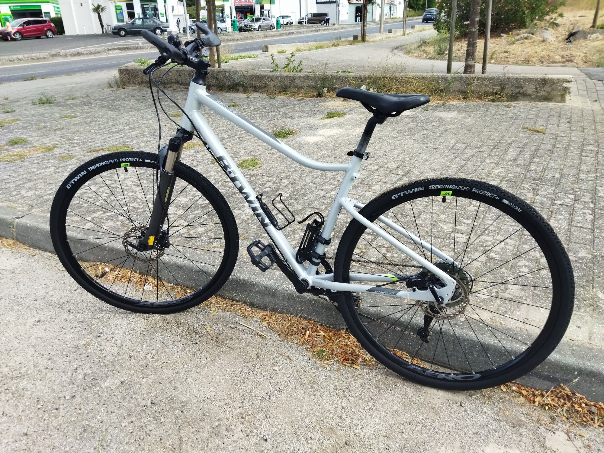 Bicicleta de Trekking Riverside 900 Cinza