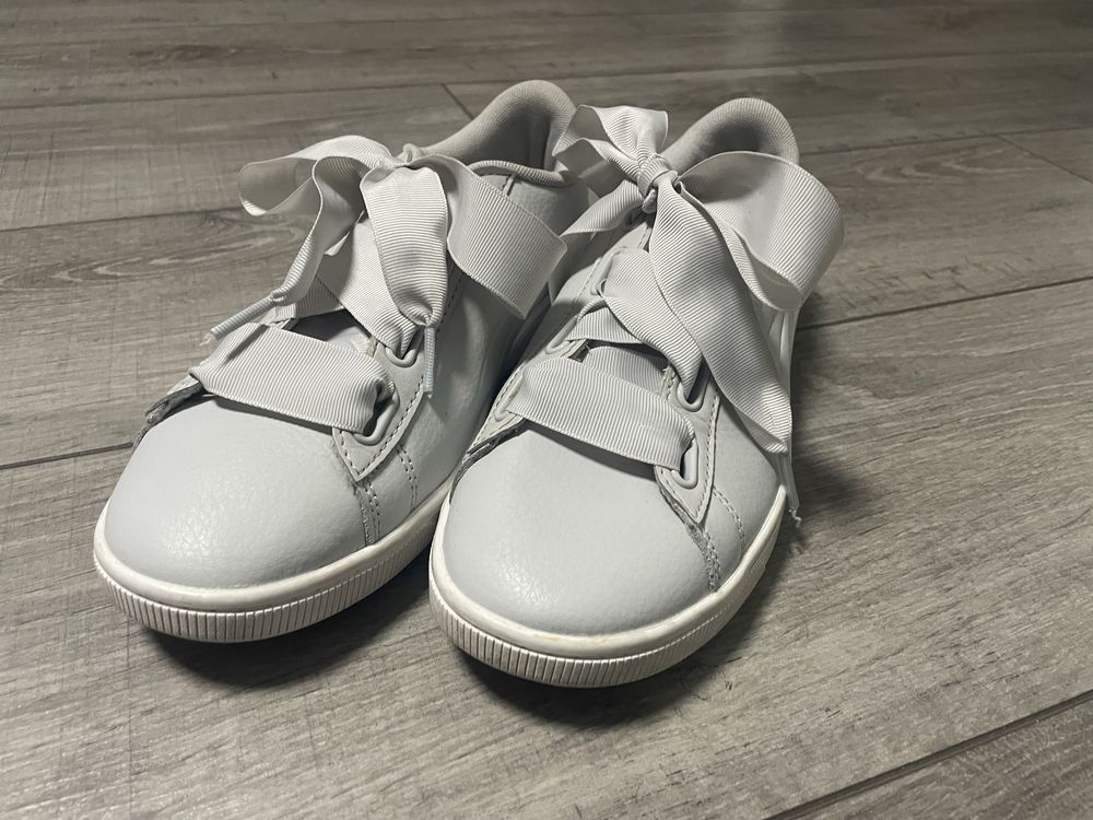 Кросівки Puma Vikky v2 Ribbon Core сірі 40 розмір