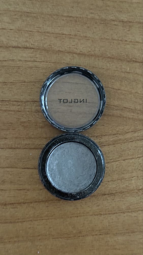 Inglot dwa pojedyncze cienie do powiek kolor zielony i szary