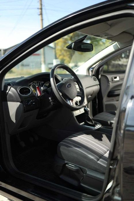 Ford Focus 2009 Hatchback II покоління (FL)•1.4 Duratec МТ (80 к.с.)